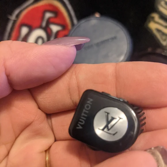 Louis Vuitton horizon ear buds